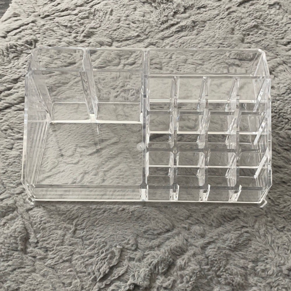 Makeup organizer